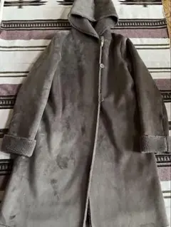 アーバンリサーチ　ブラウングレー フード付きフェイクムートンコート