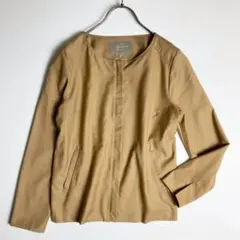 美品　ユナイテッドアローズ　袖スリット　ノーカラー ジップブルゾン　ベージュのサムネイル