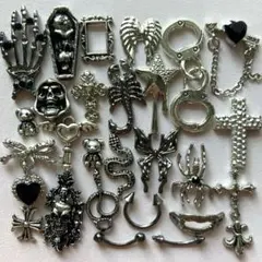 ネイル♡ハンドメイド♡デコパーツ♡シルバー♡フレーム、手、十字架、手錠、星、熊①