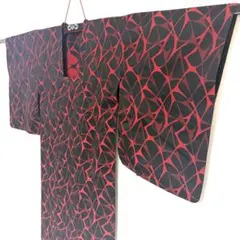 5k2712 雨コート　正絹　単衣　黒　赤　柄物　和装コート　着物