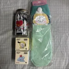 【新品・未開封あり】BT21 グッズ 4点セット（靴下/モニターフィギュア/瓶）のサムネイル