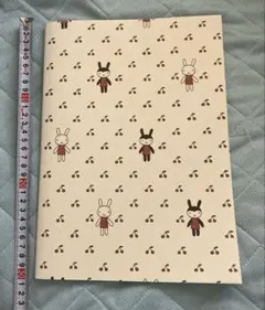 アランジアロンゾ うさぎノート さくらんぼ柄A4