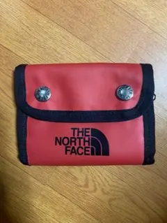THE NORTH FACE 三つ折り財布 レッドのサムネイル