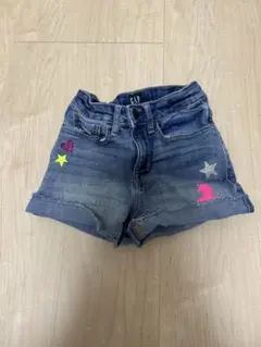 GAP デニムショートパンツ 星とハートの刺繍