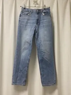 【GU】スリムテーパードアンクルジーンズ