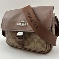 COACH Brown Signature Shoulderbag 131