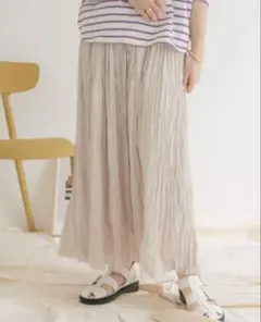 【極美品】シャイニープリーツスカート アイテムズ アーバンリサーチ アイボリー