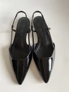 期間限定価格！新品＊HEWN バックストラップエナメルパンプス　ブラック Sのサムネイル