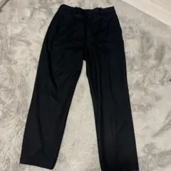 146 ブラックパンツ スラックス パンツ UNIQLO ユニクロ