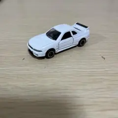 トミカ　スカイライン　gt-r r33 b100のサムネイル