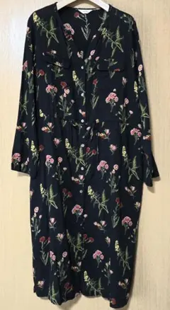 【極美品】kilki キルキー カディコットンワンピース 黒 花柄 カディーのサムネイル
