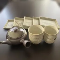 ウサギの湯飲みと急須・小皿セット