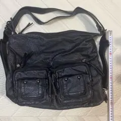美品！ブラック ショルダーバッグ 多機能ポケット　nouerのサムネイル