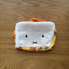 ミッフィーフェイストラベルポーチ（りんご）