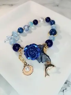 青いバラとイルカのハンドメイドブレスレット