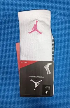 ☆大人気　Jordan Socks　スポーツソックス　クルー（白粉)