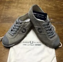 新品タグ付き　コムデギャルソン&フレッドペリーのコラボスニーカー