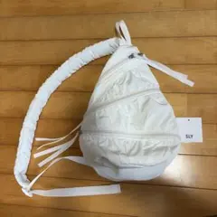 SLY ギャザーショルダーバッグ　ワンショルダーバッグ　ボディーバッグ　白