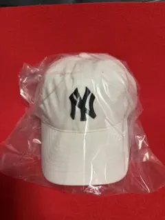テテ着用　ヤンキース キャップ ホワイト 白 刺繍ロゴ