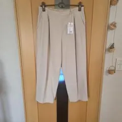 美品　エバムエバァクロップドパンツ