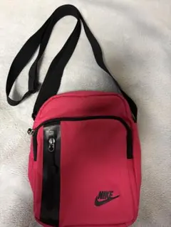 早い者勝ち！Nike ピンク ショルダーバッグ