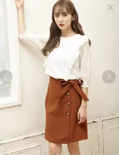 《新品未使用品》《大幅値下げ中》allamanda レースフリルトップス