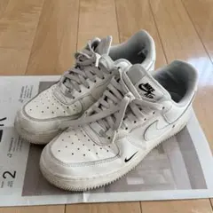 NIKE ナイキ エア フォース 1 ’07 エッセンシャル ウィメンズシューズのサムネイル