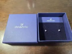 SWAROVSKI 両耳ピアス