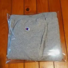 Champion グレー ショートパンツ