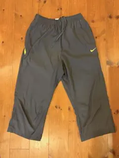 Nike トレーニングパンツ グレー　7部丈