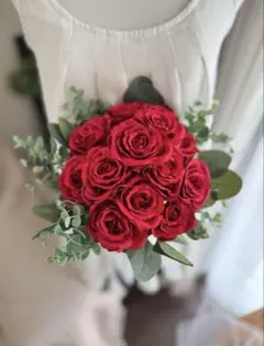 ウェディングブーケ　クラッチブーケ アーティフィシャルフラワー バラ　ユーカリ