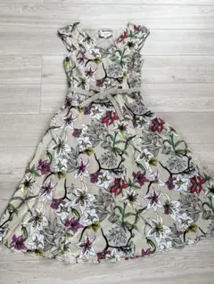 ローラアシュレイ 花柄フレアワンピース ウエストリボン フレンチスリーブ ローラアシュレイ 花柄フレアワンピース ウエストリボン フレンチ