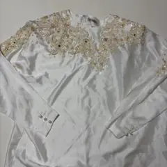 ￼刺繍ビーズ付き　シルクタッチ、長袖ブラウス
