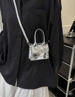 【美品】ミニスクエアバッグ クロコ型押し シルバー ファンキー