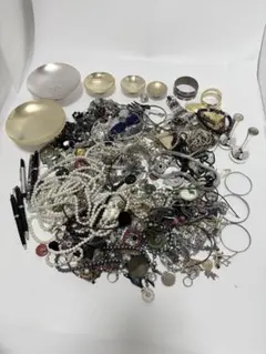 アクセサリーセット ネックレス 指輪 ピアスなど さまざまなデザイン