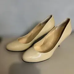 DIANA パンプス 23.5 ベージュ エナメル ハイヒール　ダイアナ