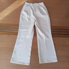 クリーム色 ハイウエストパンツ 未使用