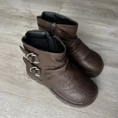 ブラウン ジッパー付きブーツ