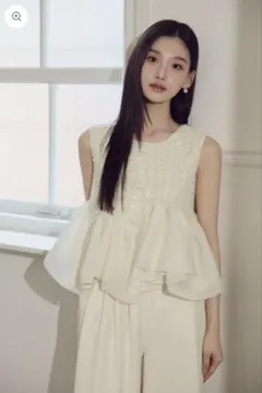 L'AUBE Beaded Smocked Puff Sleeve Top - メルカリ