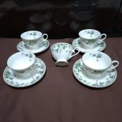 NARUMI ナルミチャイナ　4客ティー碗皿　カップ&ソーサー　金彩　葡萄柄
