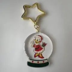 ディズニー デイジー クリスマス スノードーム風 アクリルキーホルダー
