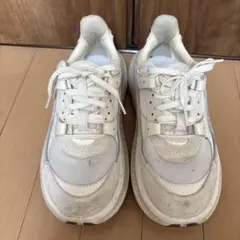 UGG ホワイト スエード ヌバックスニーカー　23cm CA805