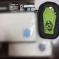 ツイステディアソムニアアクスタポーチ イグニハイドポムフィオーレハンドタオル