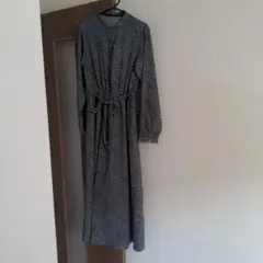 GU サイズM　ダークグレー 水玉模様 ワンピース