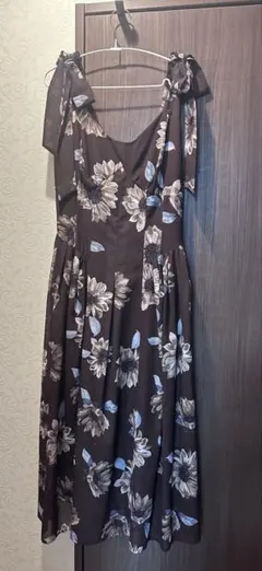 Herlipto Sunflower-Printed Midi Dressのサムネイル