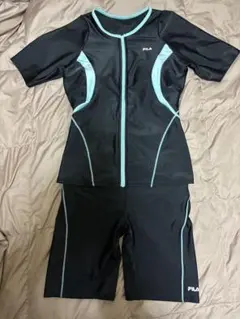 FILA スポーツ用水着 上下セット ブラック/ライトブルー
