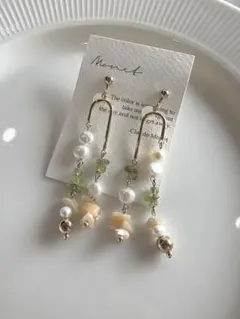 天然石のチェーンイヤリング