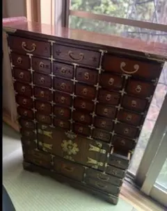 お値段交渉承ります⭐︎】中国薬箱_木製タンス 16引き出し 金色装飾