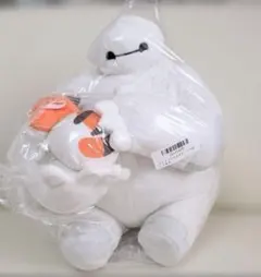 1月限定特価！新品☆【★ベイマックス＆モチ】ペアぬいぐるみ★未開封！