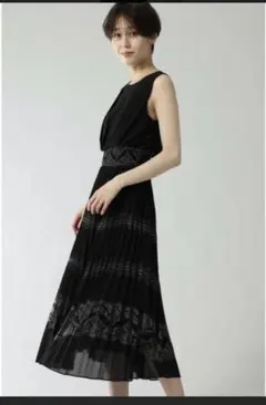 ROSE BUD（ローズバッド）ラメプリーツワンピース ブラック×ゴールド